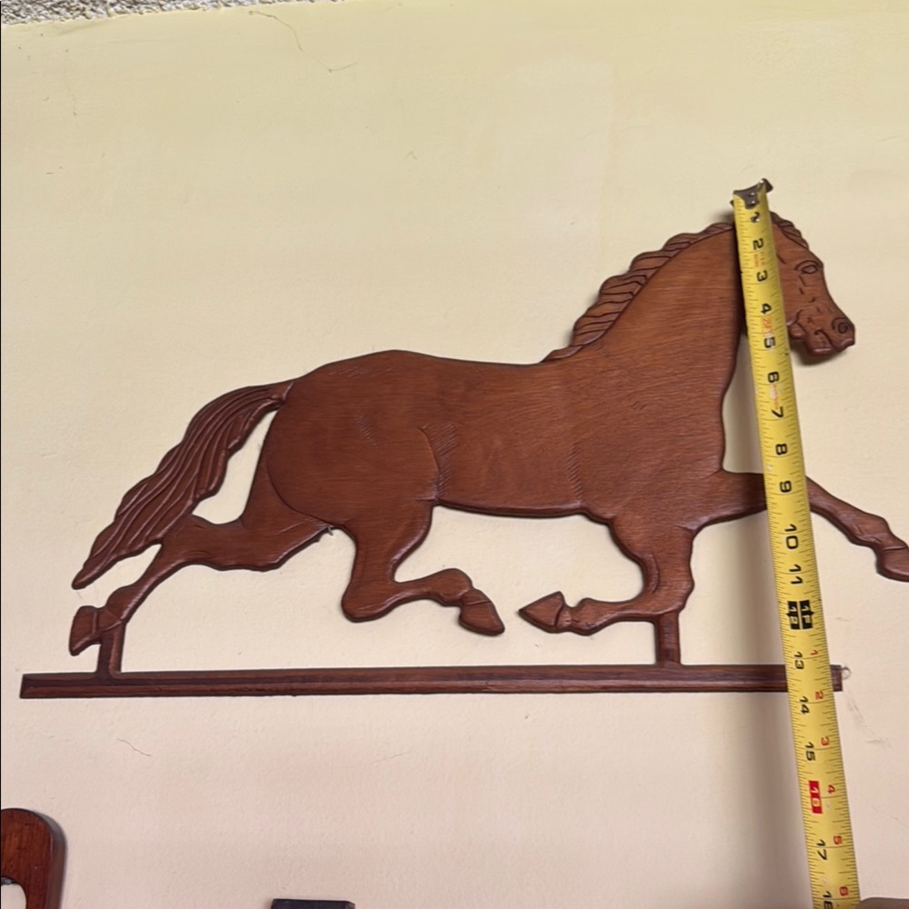 Elegant Brown Horse Wall Decor - Picture 3 of 3